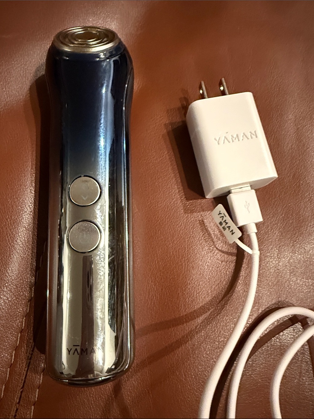 YAMAN Facial Device in Metallic Silver